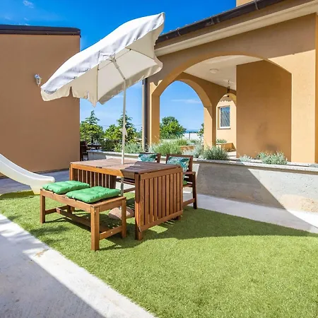 Appartamento Amazing In With Kitchen