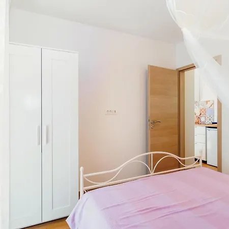Amazing In With Kitchen Apartment Smrika
